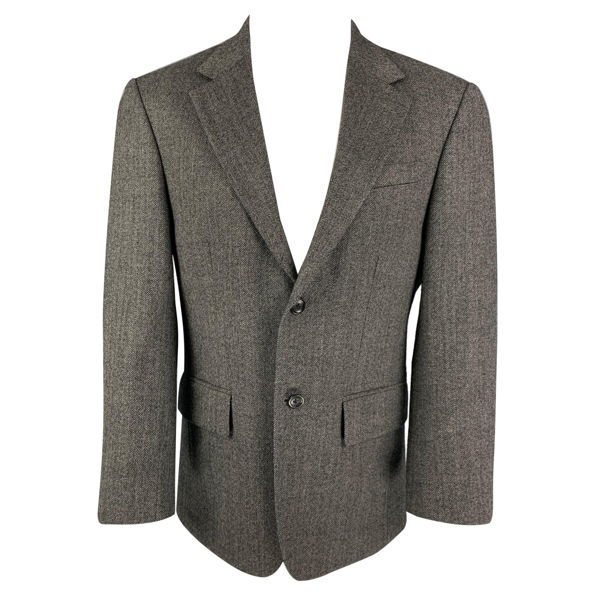 OSCAR DE LA RENTA Size 38 Grey Black Herringbone Wool Sport Coat For Sale