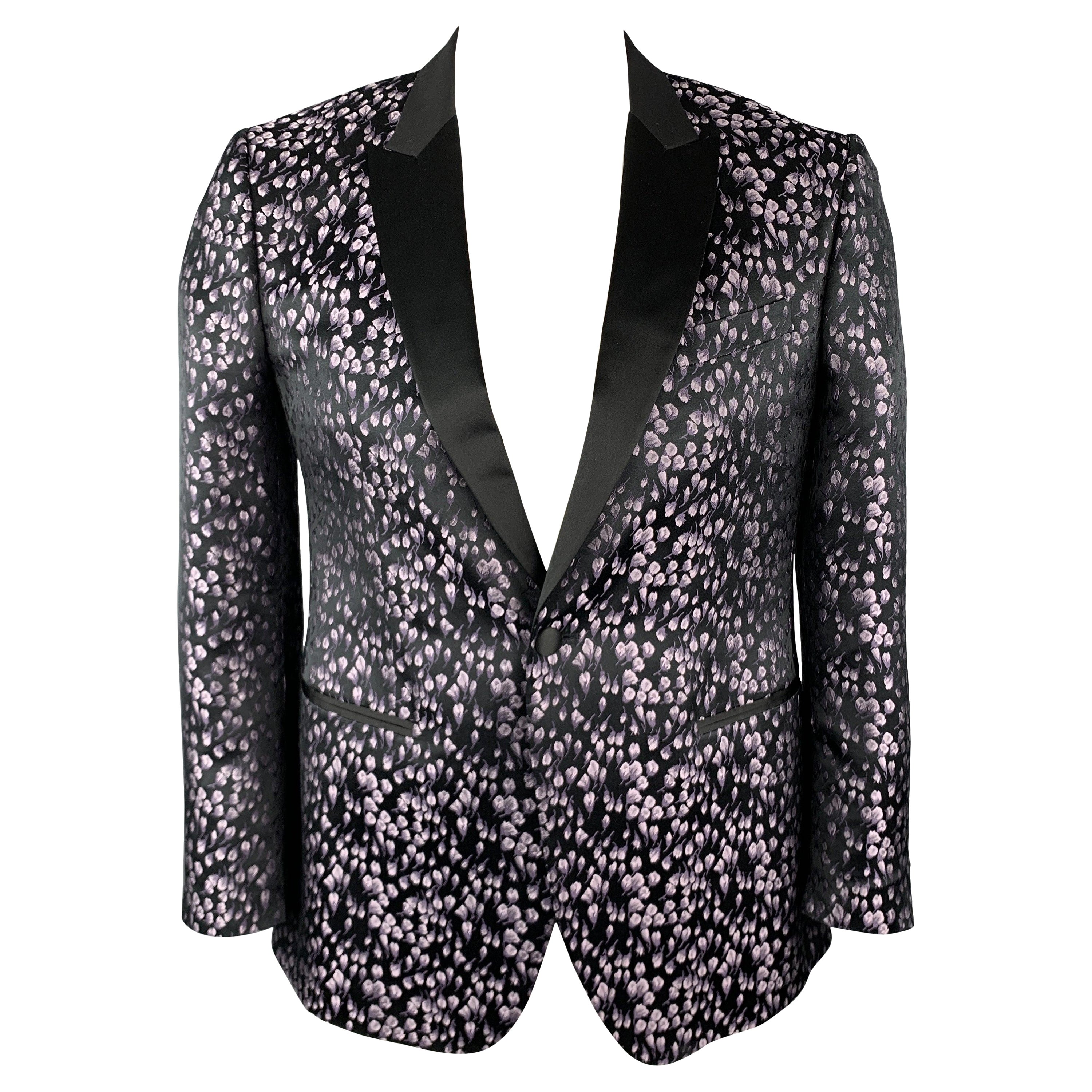 JOHN VARVATOS Size 42  Lavender Floral Jacquard Silk Peak Lapel Sport Coat For Sale