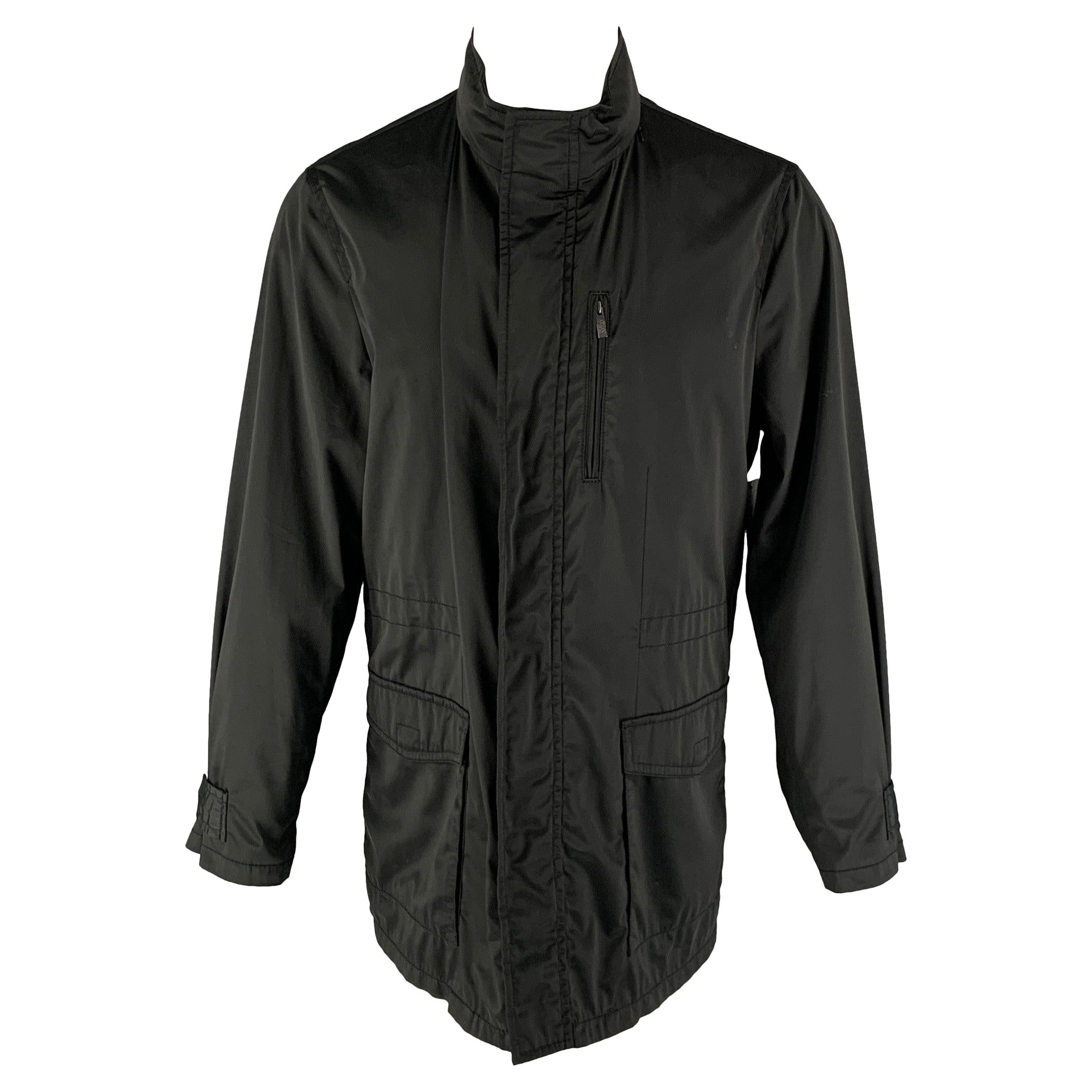 ARMANI COLLEZIONI Windbreaker-Jacke aus schwarzem Polyester, Größe 40 im Angebot