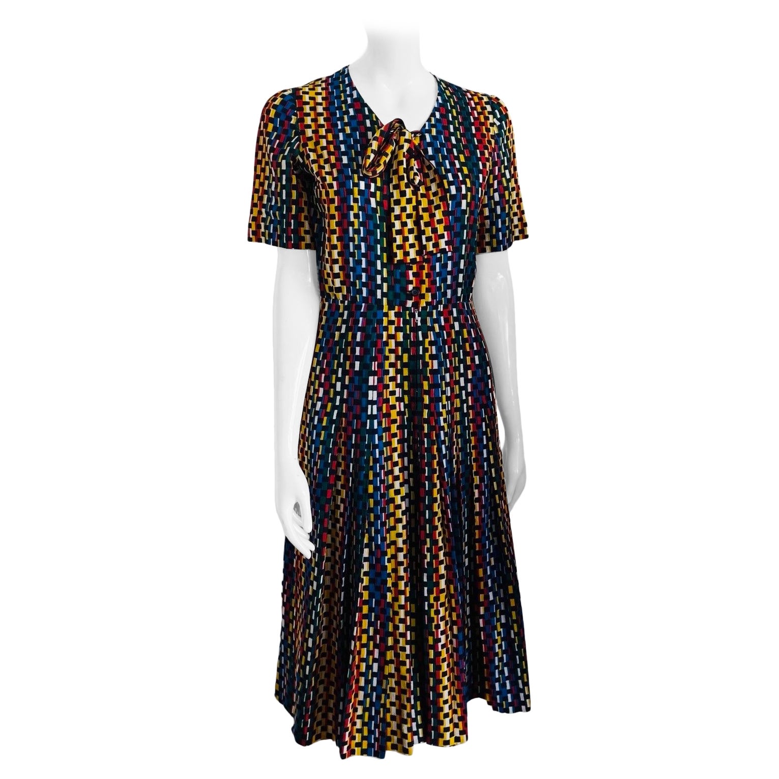 1970er Lanvin Multicolor plissiertes Kleid im Angebot
