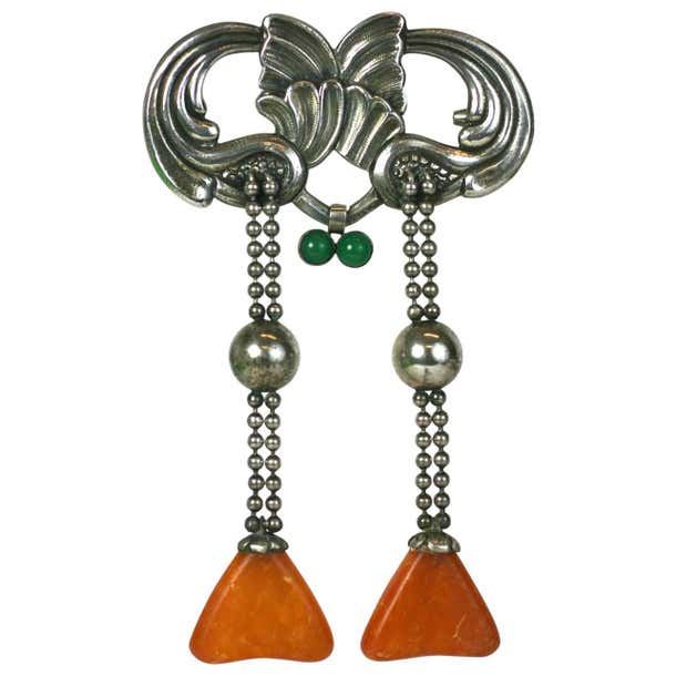 Oversized Skonvirke Brooch, Amber and Green Onyx For Sale at 1stDibs
