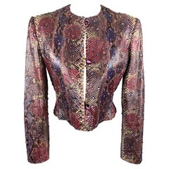 BILL BLASS Chaqueta recortada de piel de serpiente con pedrería rosa y morada talla 8