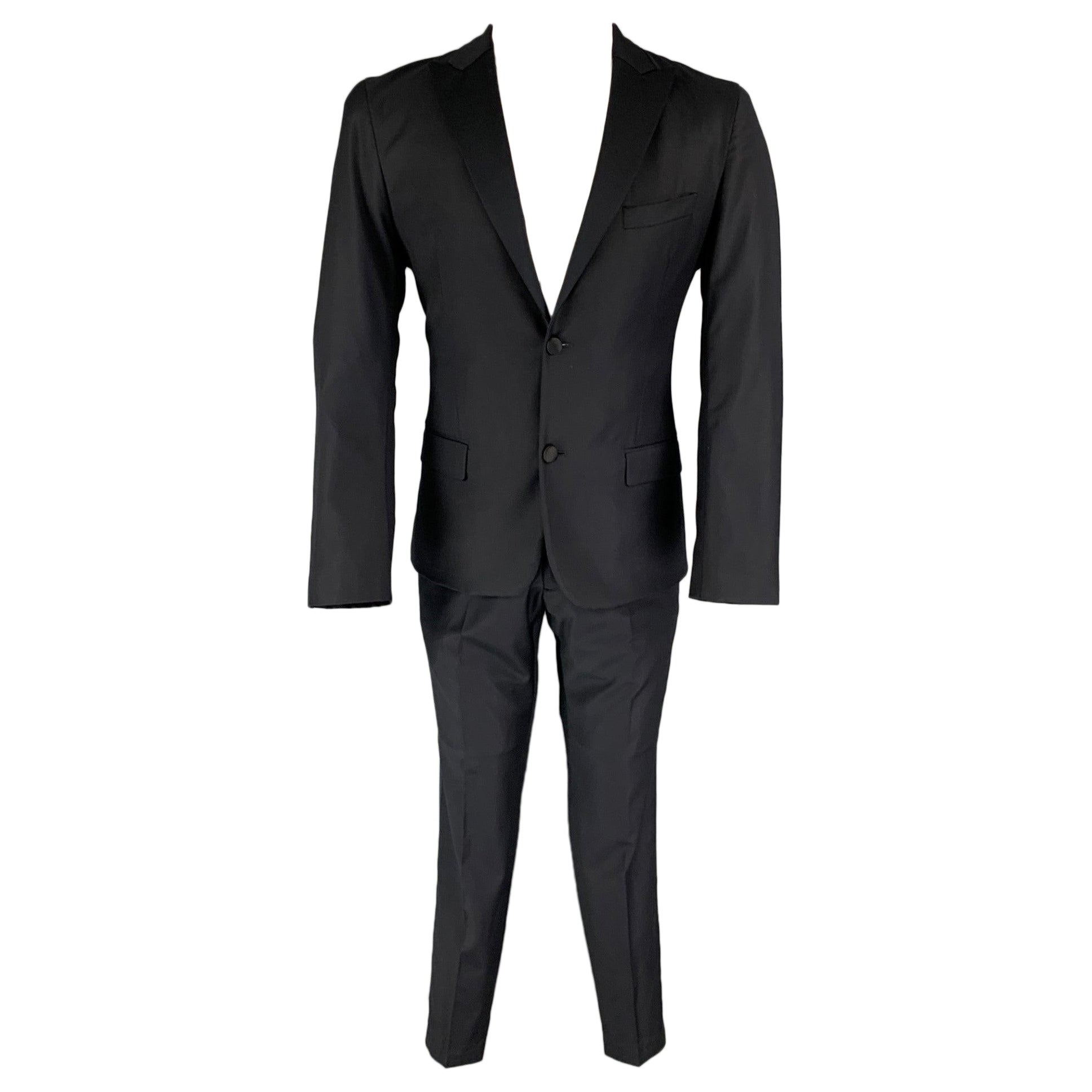 CALVIN KLEIN COLLECTION Size 38 Black Solid Wool Peak Lapel 32 32 Tuxedo For Sale