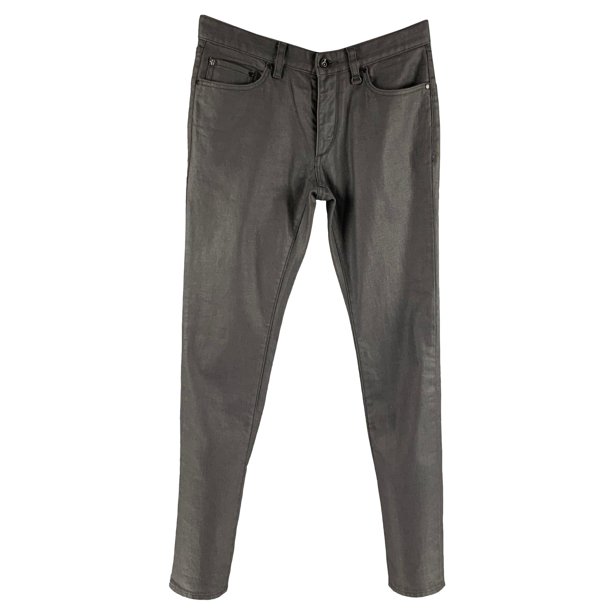 JOHN VARVATOS - Jean gris argenté en coton élastique, taille 30 en vente
