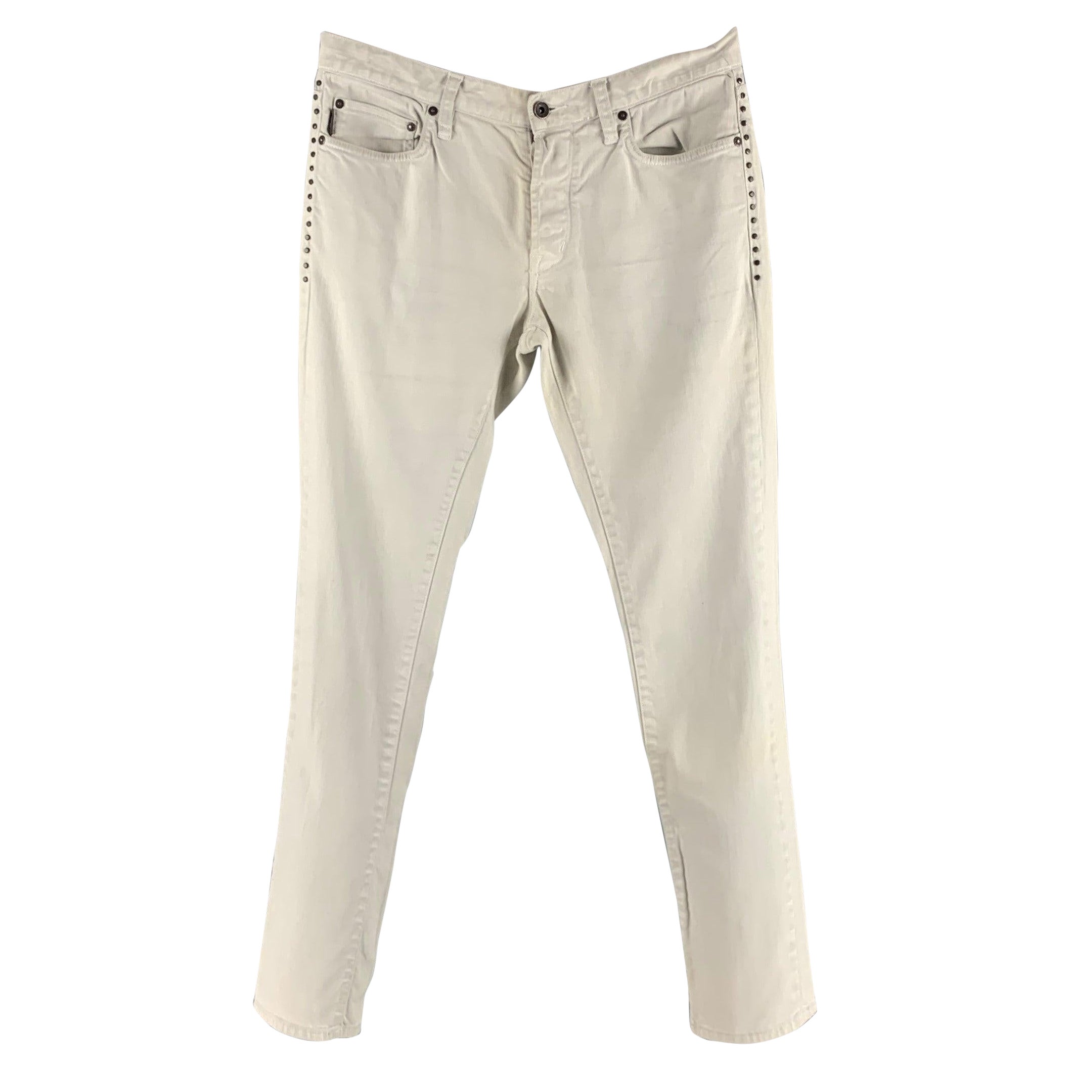 JOHN VARVATOS * U.S.A. Größe 31 Hellblaue Elastane Jeans aus Baumwolle mit Nieten im Angebot