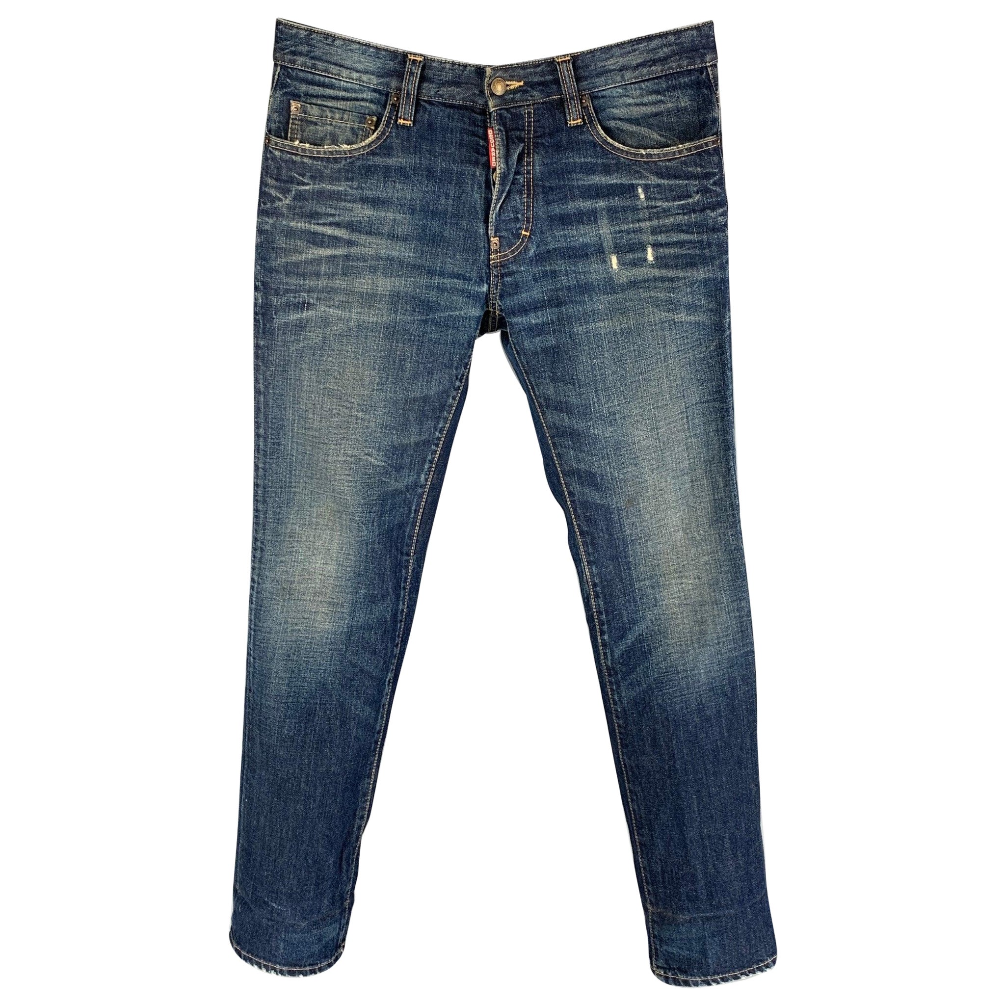 DSQUARED2 Größe 30 Blaue Distressed Fly Jeans mit geradem Knopfleiste im Used-Look im Angebot