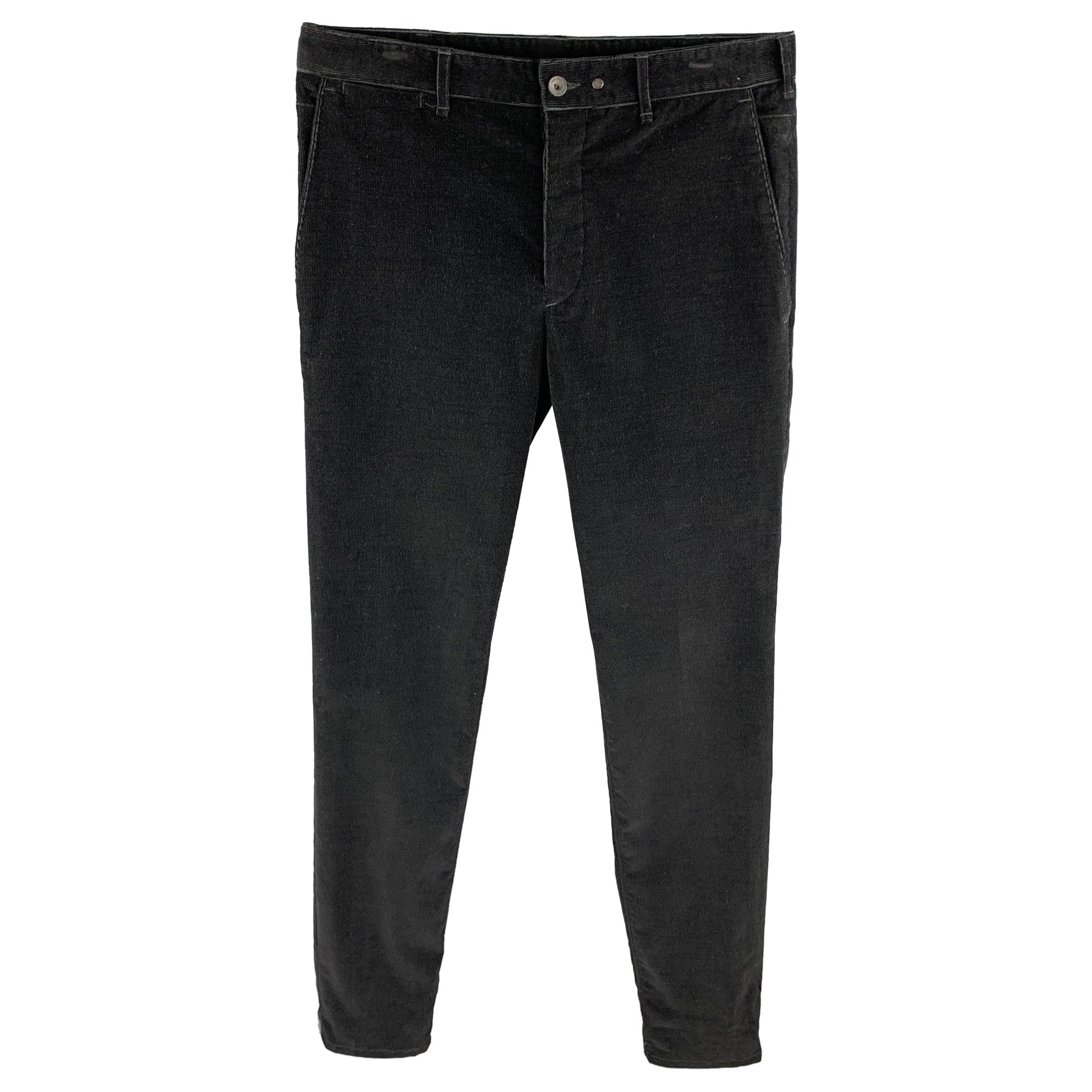 RAG & BONE Taille 32 Pantalon décontracté en velours côtelé noir avec patte de boutonnage en vente