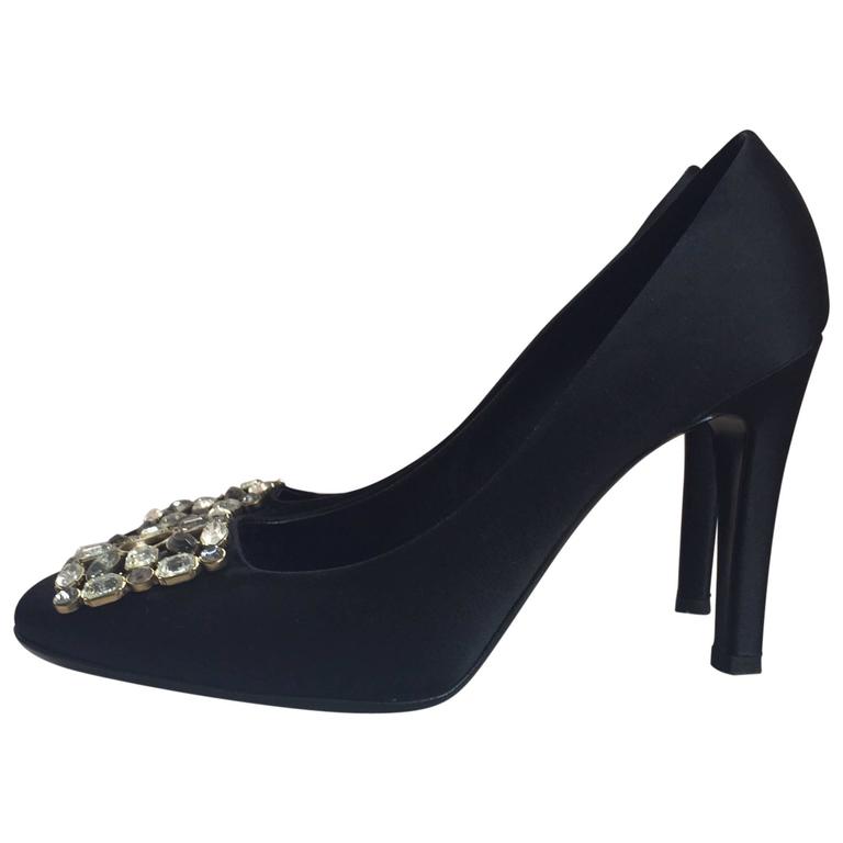 Louis Vuitton Black Silk Jeweled Pumps For Sale at 1stdibs
