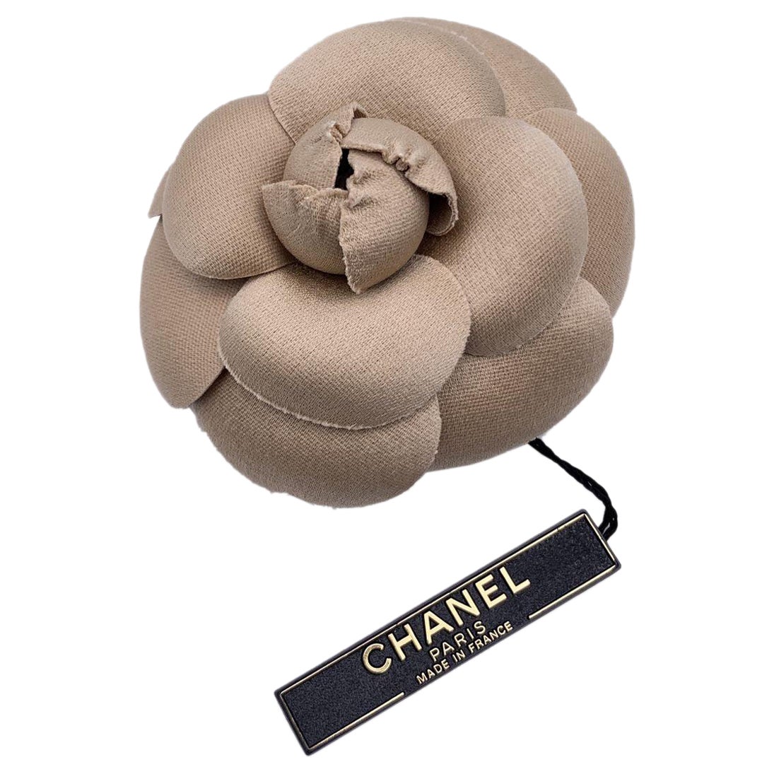 Chanel Vintage Beige Stoff Camelia Kamelie Blumenbrosche Pin im Angebot