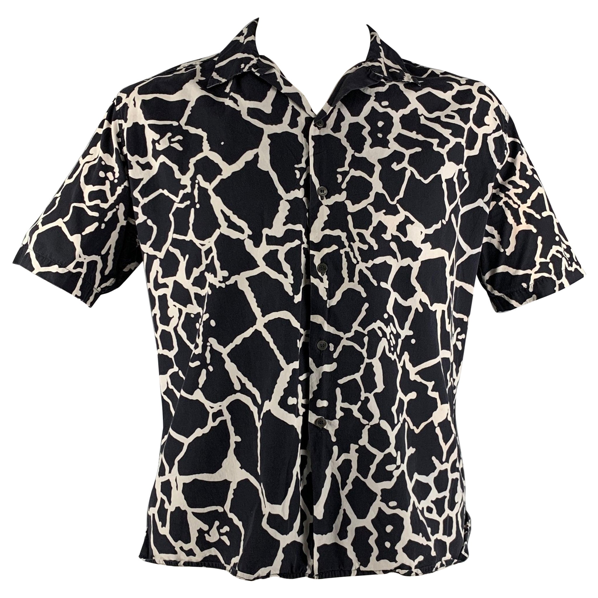 VERSACE Size XXL Black White Abstract Cotton Short Sleeve Shirt For Sale