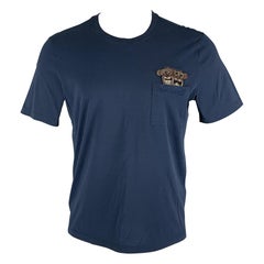 LOUIS VUITTON Größe M Blaues T-Shirt mit Crew-Neck aus Baumwolle mit Applikationen