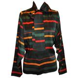 Camicetta con colletto allungato e bottoni in seta a righe multicolore