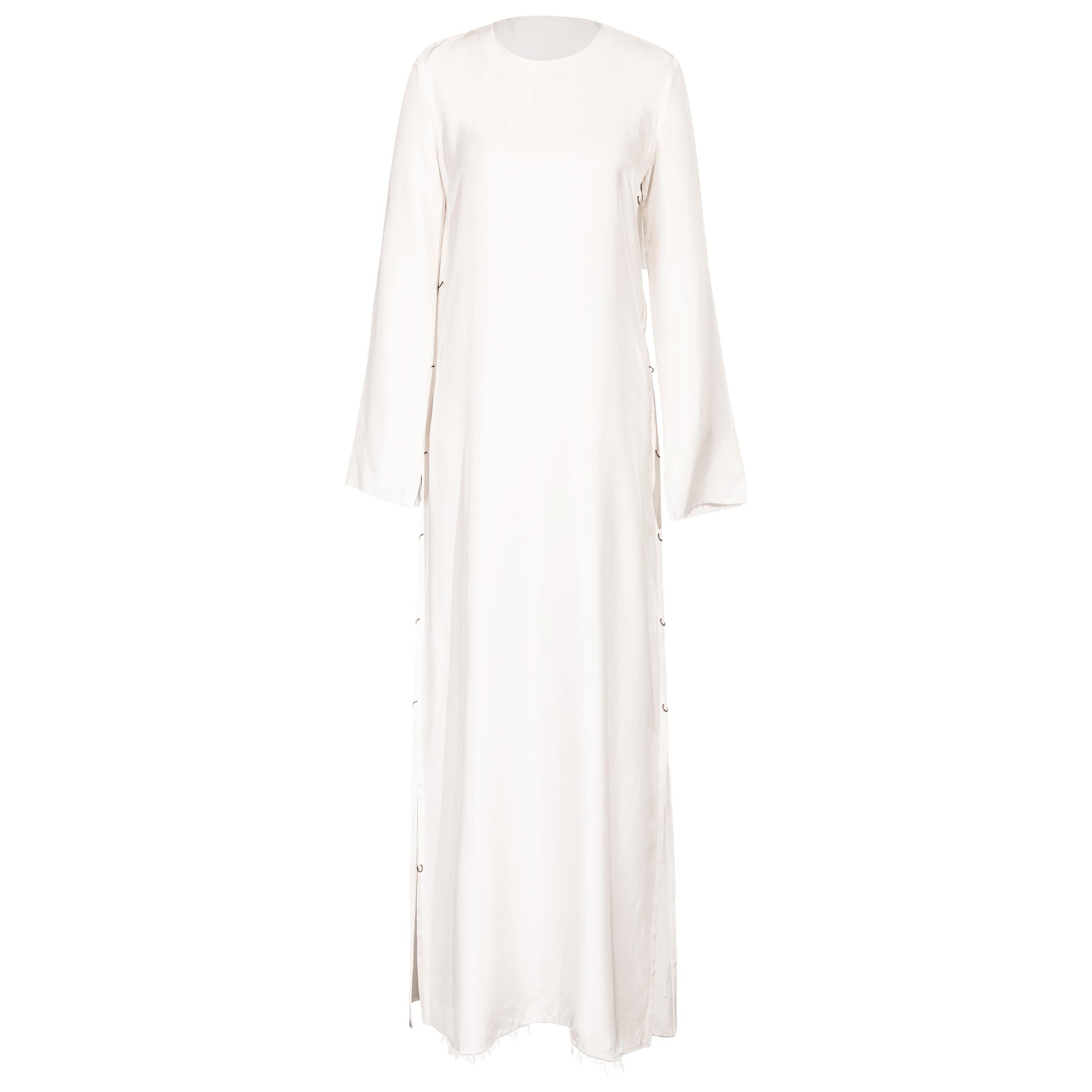 Calvin Klein S/S 2016 - Robe en soie blanche avec détails latéraux en boucle en bronze en vente
