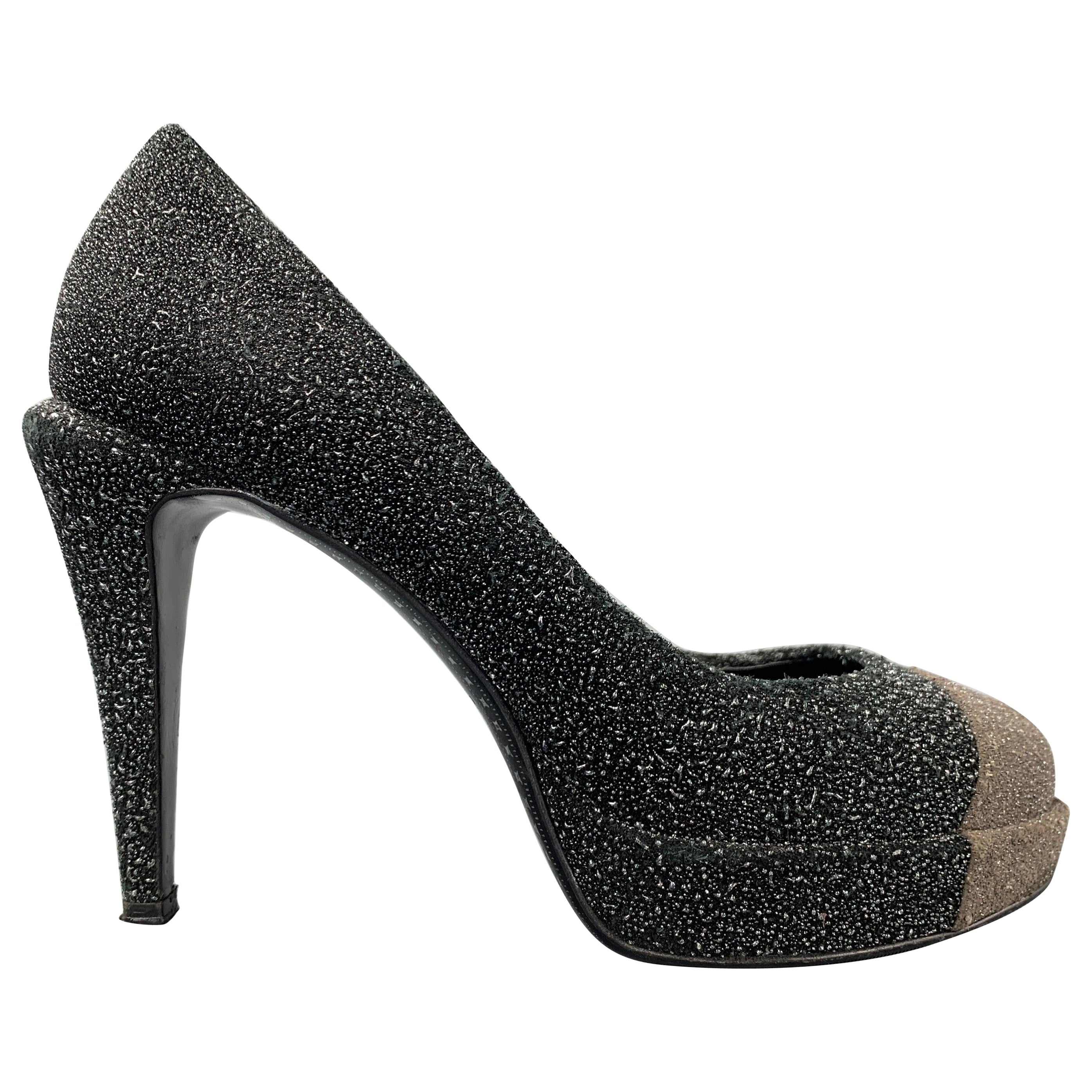 CHANEL Size 7 Charcoal & Grey Sparkle Textured Pumps For Sale