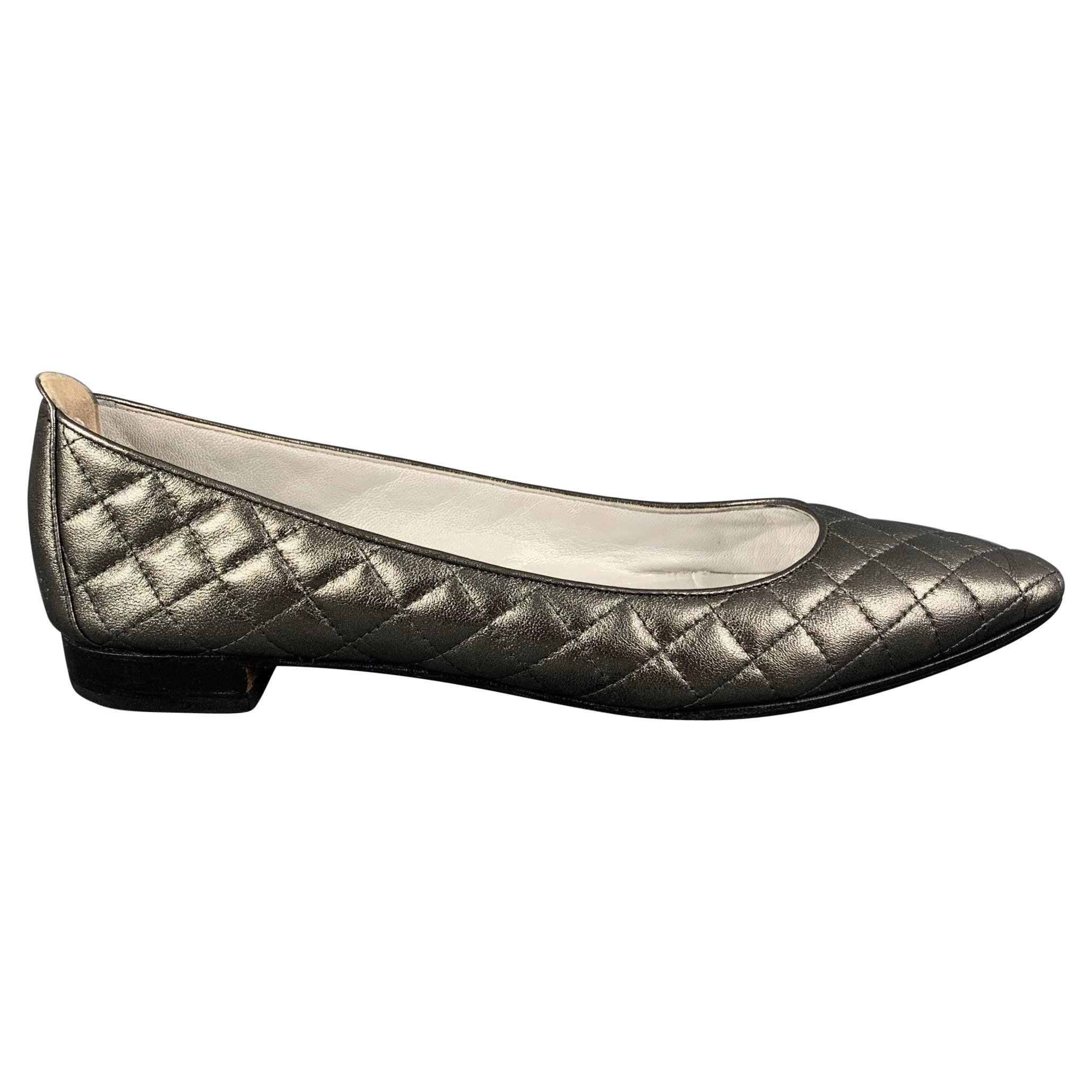 MANOLO BLAHNIK Giungla Size 10.5 Silver Ballerina Rounded Quilted Leather Flats For Sale