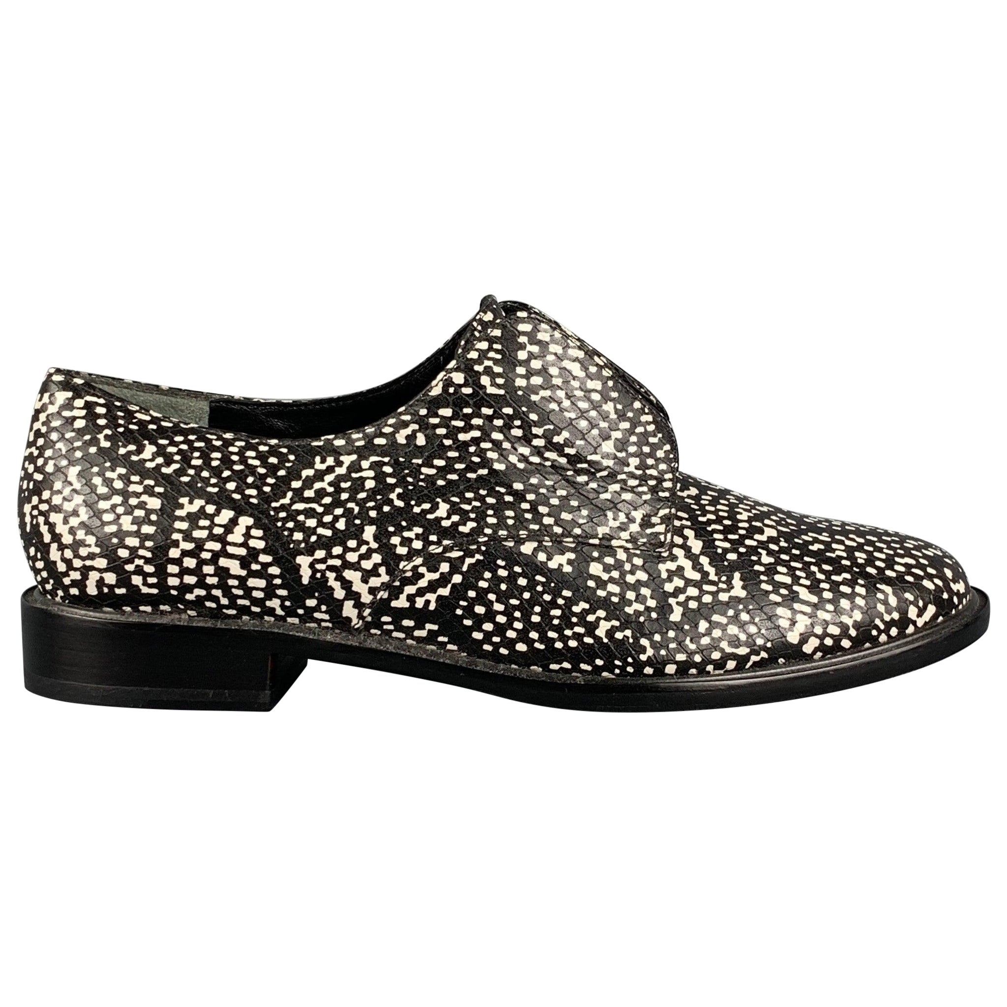 ROBERT CLERGERIE Size 7.5 Black White Leather Print Laceless Shoes For Sale