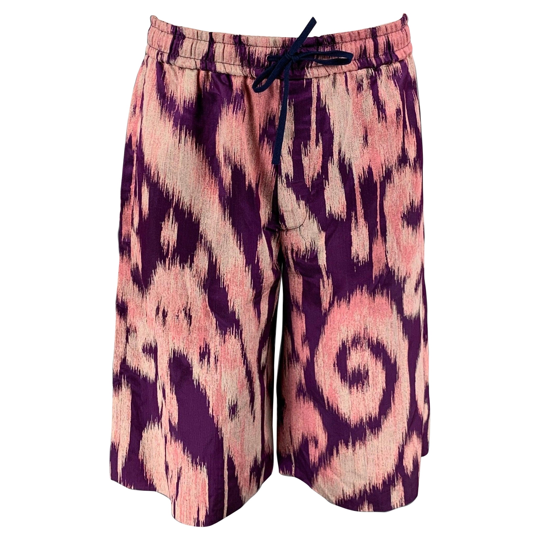 GUCCI Size S Purple Pink Abstract Silk Blend Joggers Shorts For Sale