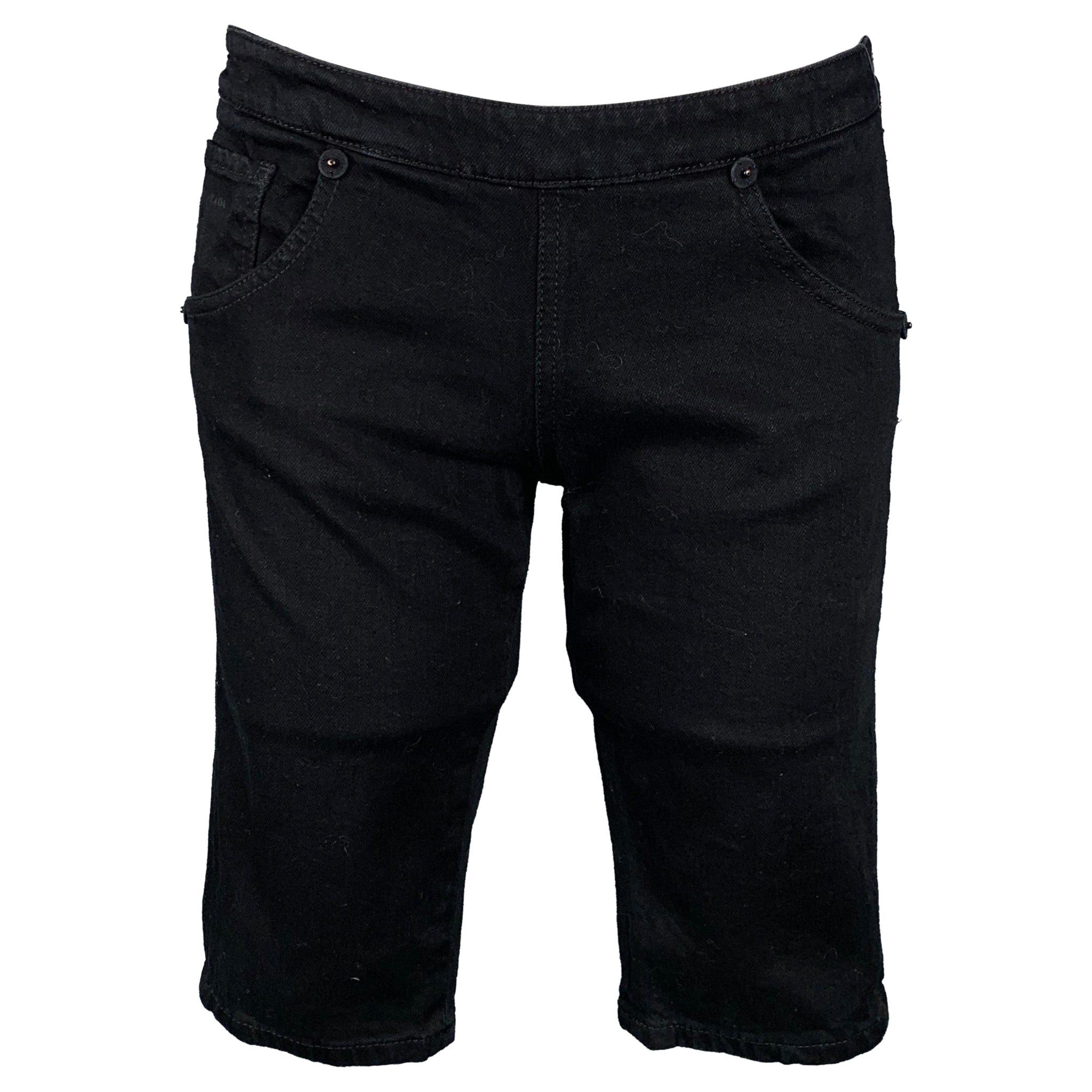 PRADA Taille 2 Short noir en coton mélangé avec fermeture éclair latérale en vente
