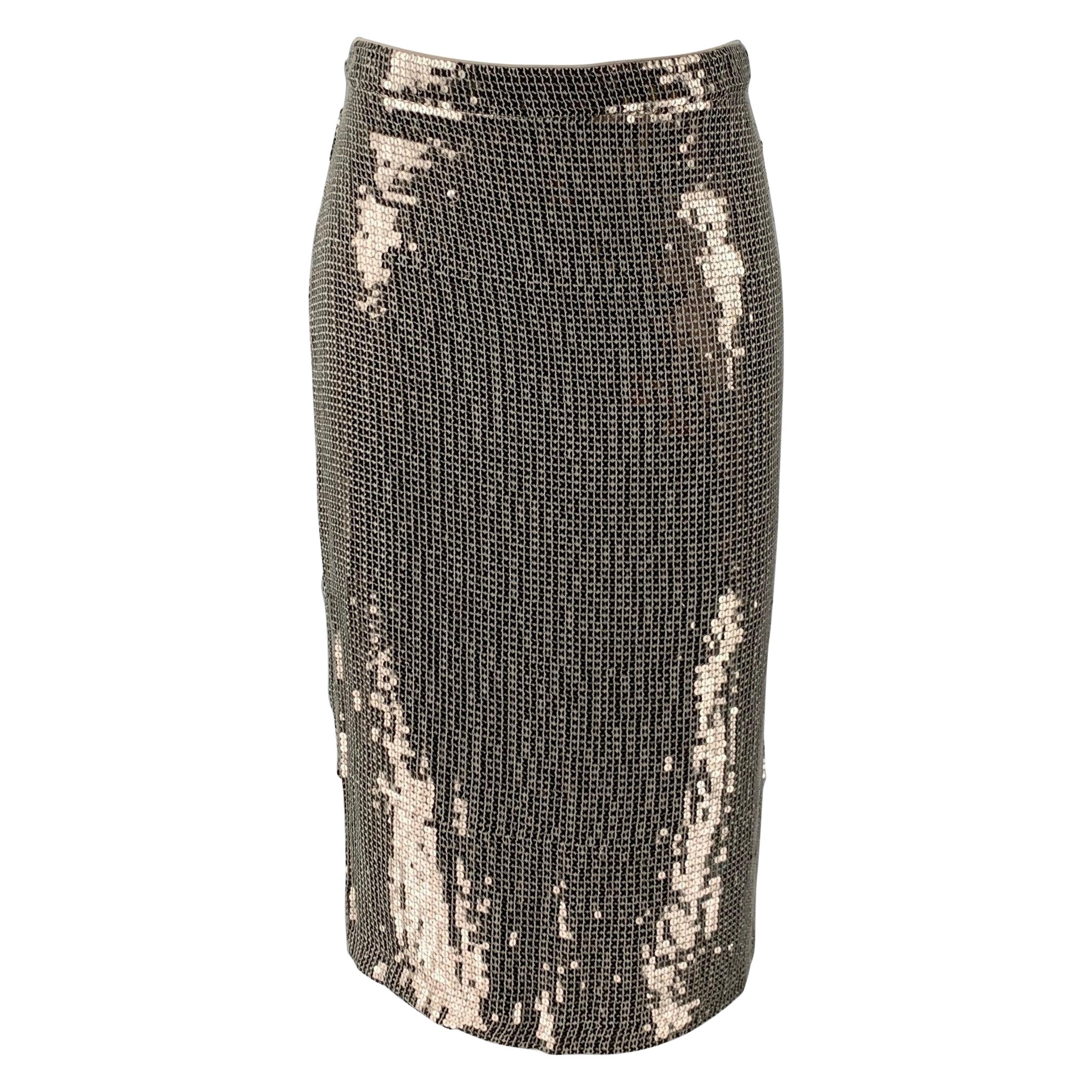 ALICE + OLIVIA Size 2 Silver Viscose Sequined Pencil Skirt For Sale