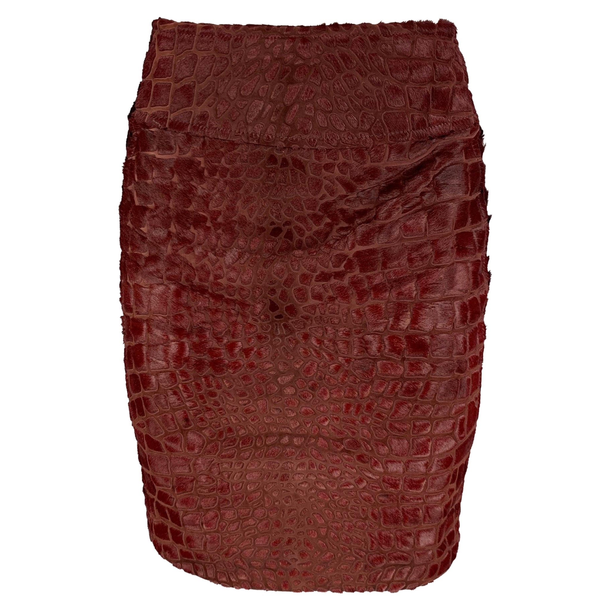 SALVATORE FERRAGAMO Size 2 Burgundy Pencil Knee-Length Skirt For Sale