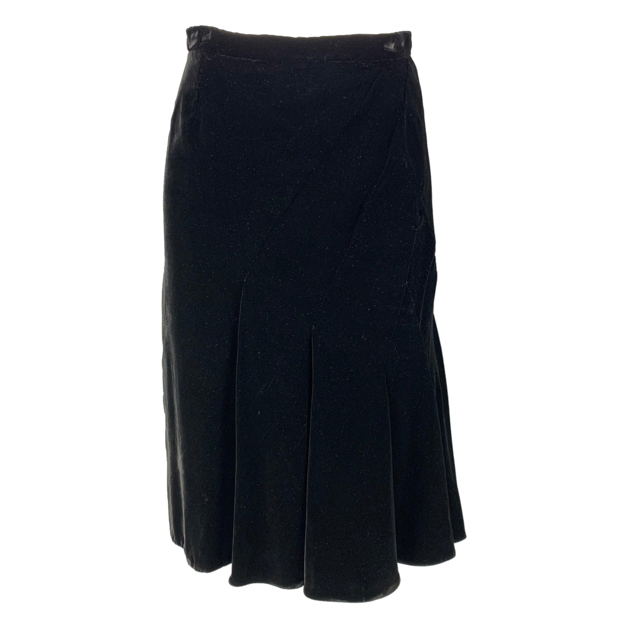 DOLCE & GABBANA Size 4 Black Viscose & Silk Solid Pleated Skirt For Sale