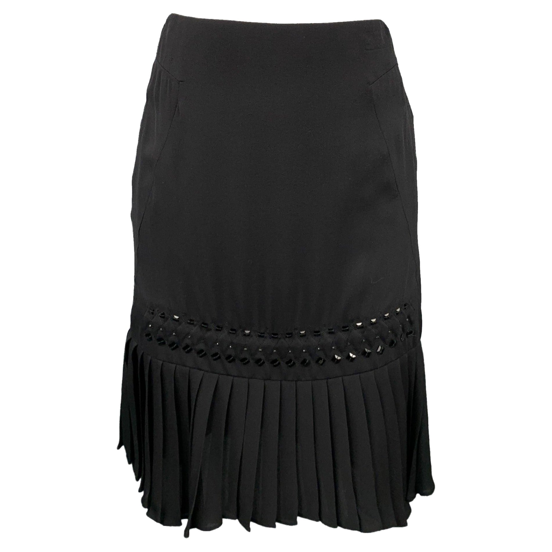 GUCCI Size 2 Black Beaded Silk Pleated Skirt For Sale