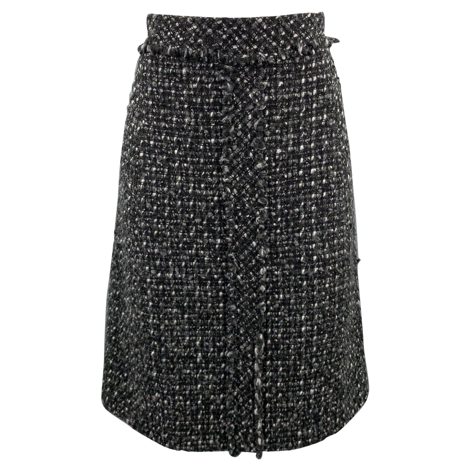 CAROLINA HERRERA Size 4 Black & Grey Boucle Textured Wool Blend Skirt For Sale