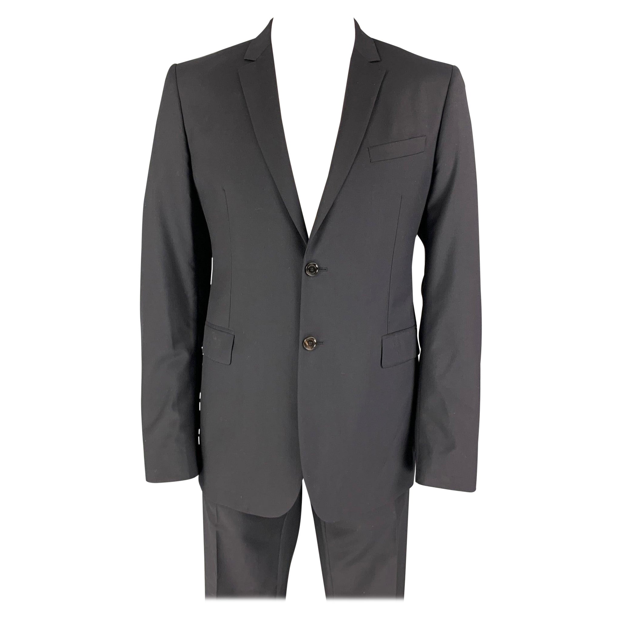 BURBERRY LONDON Size 46 Navy Wool Notch Lapel Suit For Sale