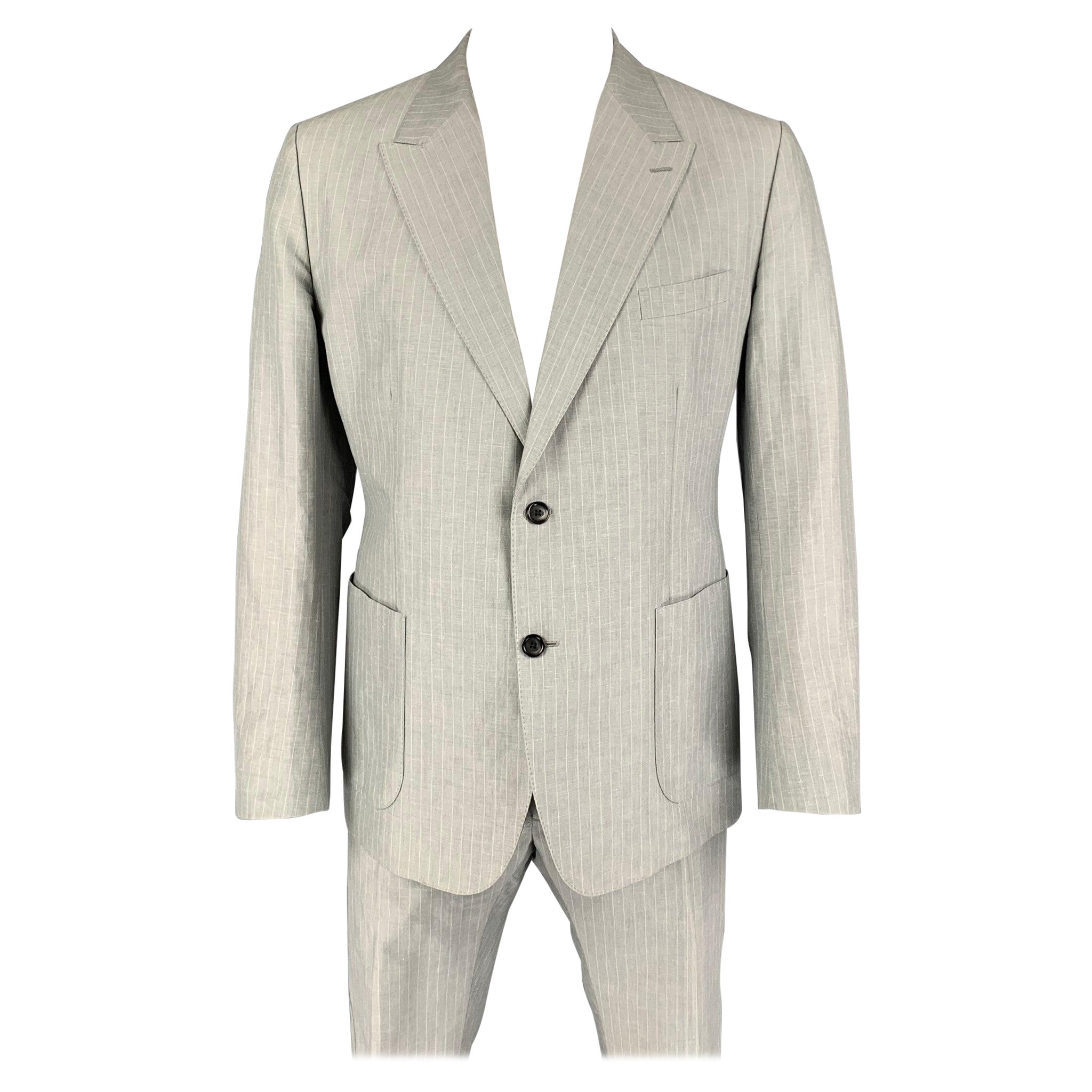DOLCE & GABBANA - Costume à revers en lin et coton à rayures gris clair, taille 46 en vente