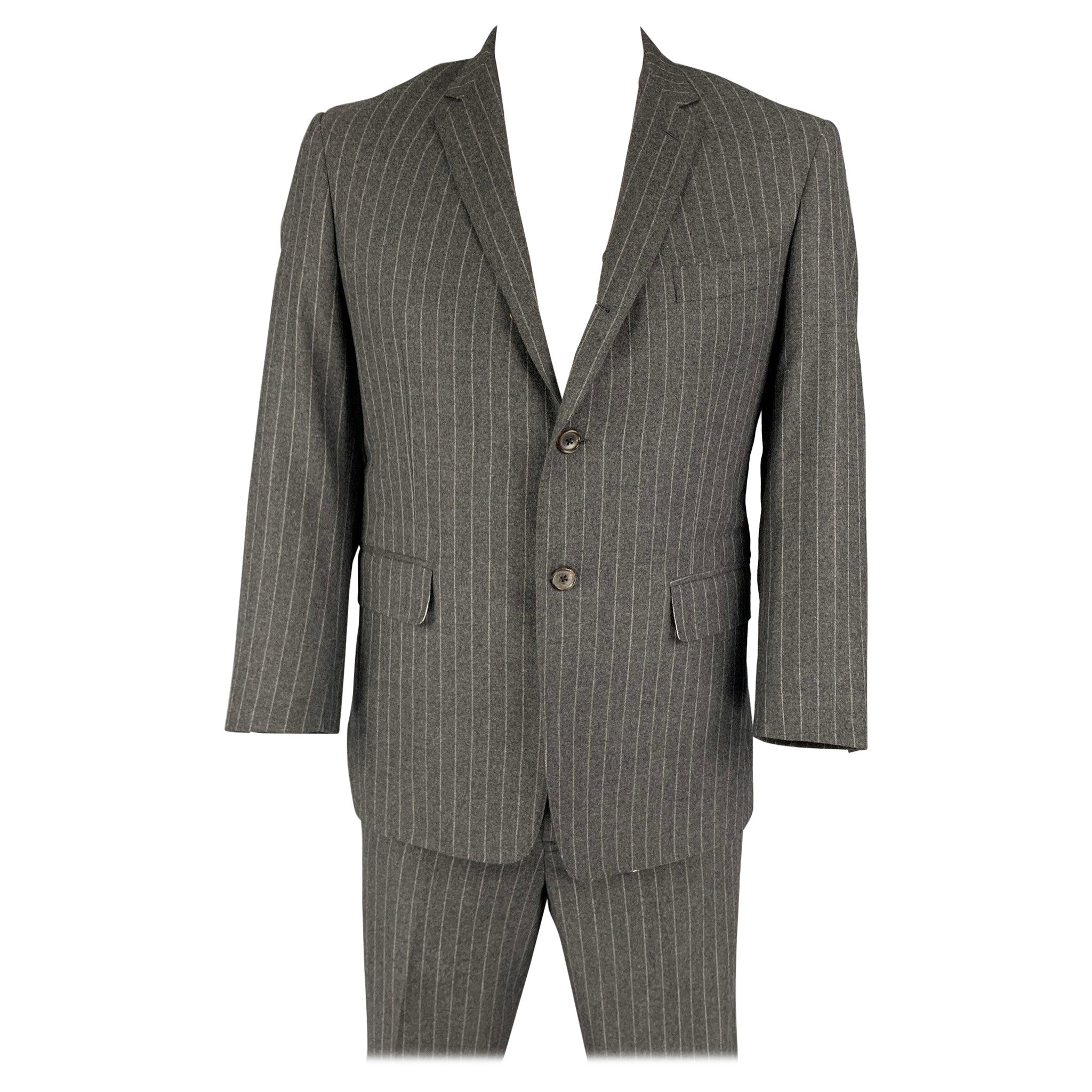 BLACK FLEECE Taille 42 Costume en laine à rayures gris foncé à revers échancré en vente