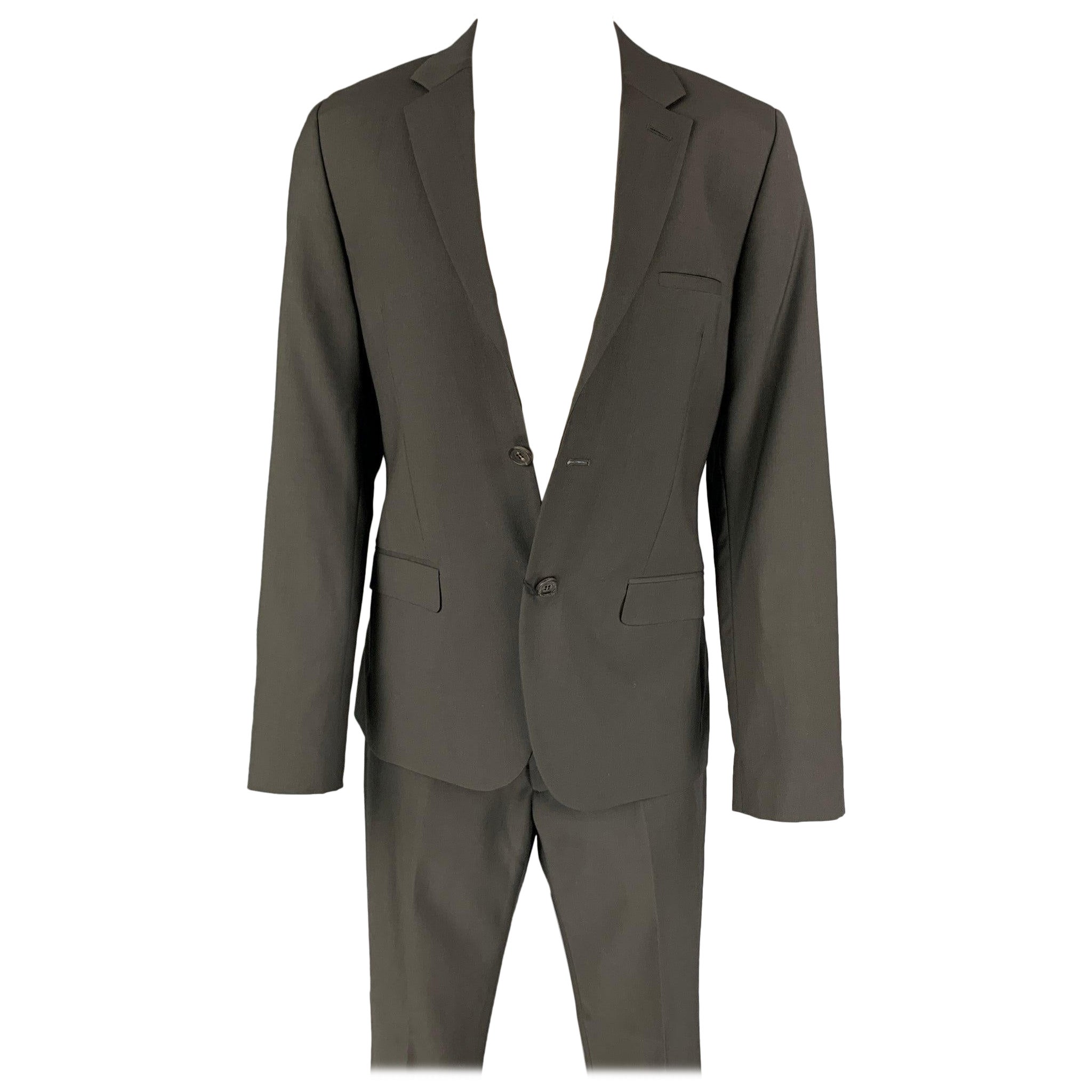 CALVIN KLEIN COLLECTION Size 36 Charcoal Wool Notch Lapel Suit For Sale