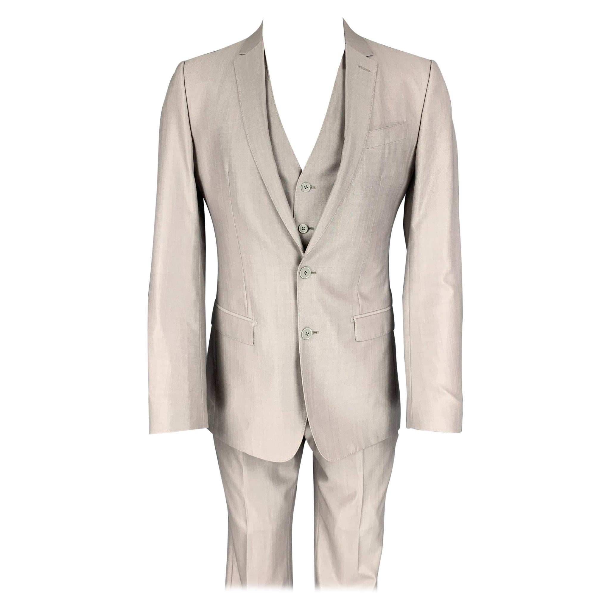 DOLCE & GABBANA Martini Size 36 Long Light Grey Wool / Silk 3 Piece Suit For Sale