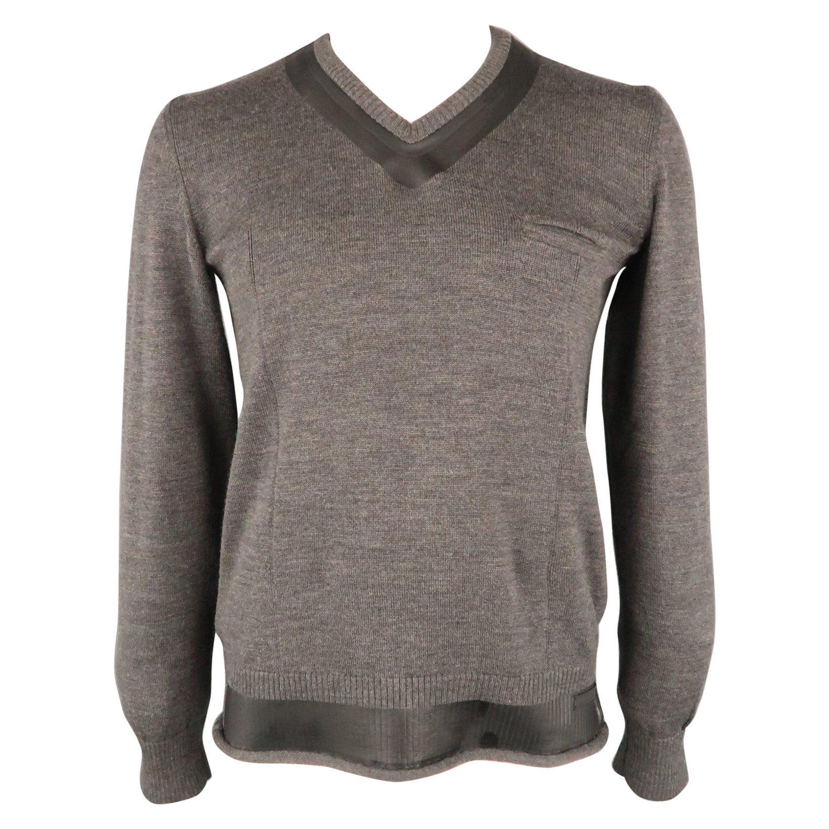 Undercover Size L Charcoal Solid Wool V-Neck Pullover (pull à col en V en laine unie anthracite) en vente