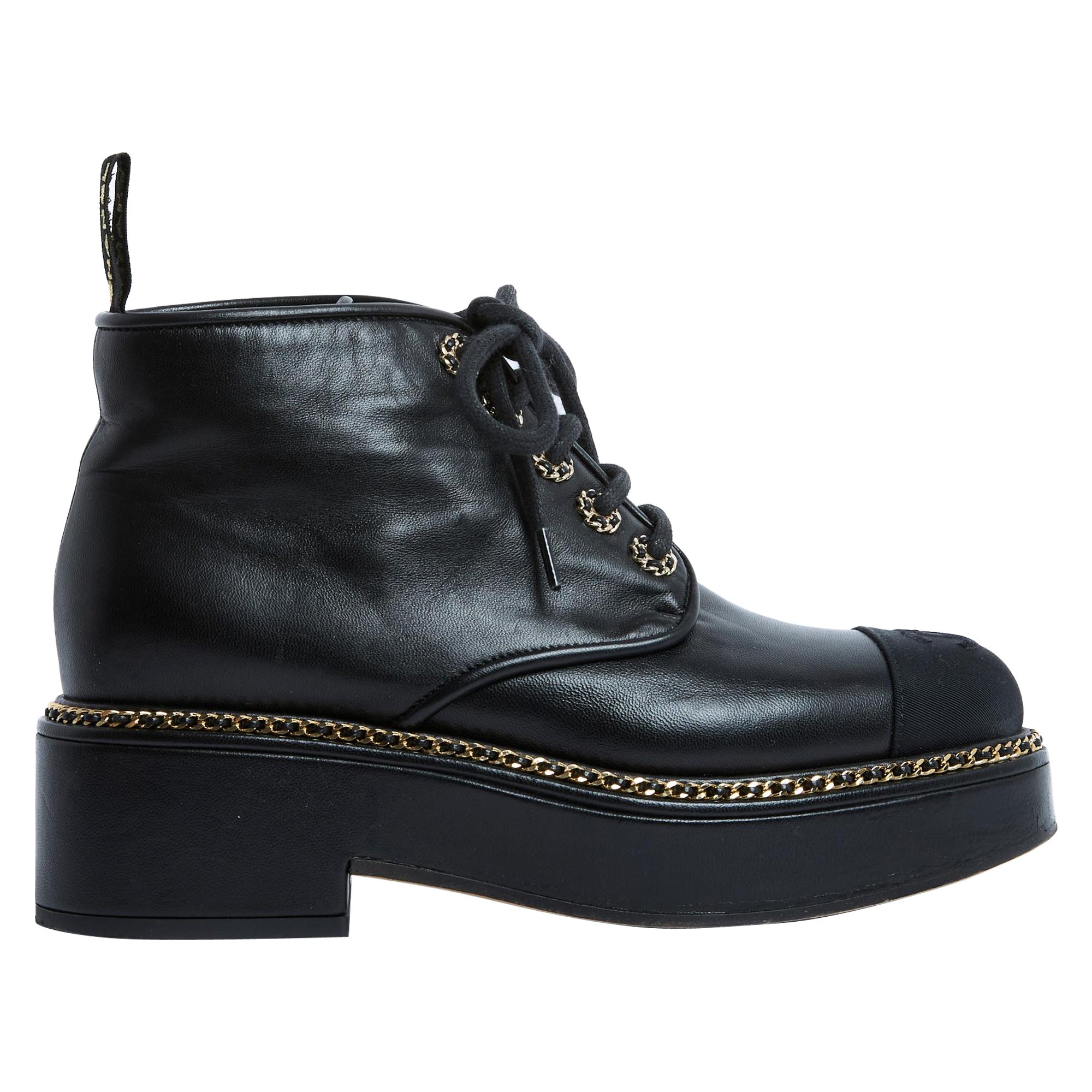 2020 Chanel 2 tones Boots EU39 New For Sale