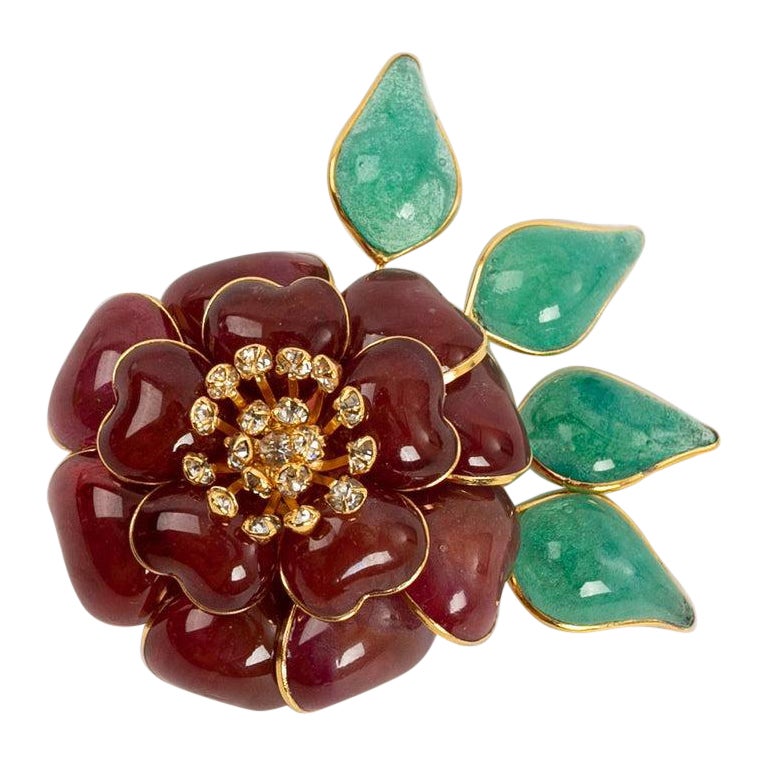 Augustine Camellia Brooch in Gilded Metal, Garnet and Green Glass Paste For Sale