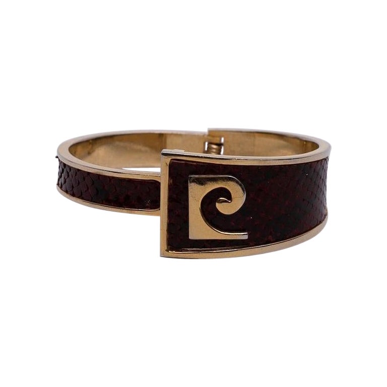 Pierre Cardin-Armband mit burgunderroter Eidechse im Angebot