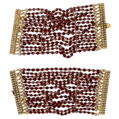 Valentino Par de Pulseras Alta Costura en Perlas Rojas