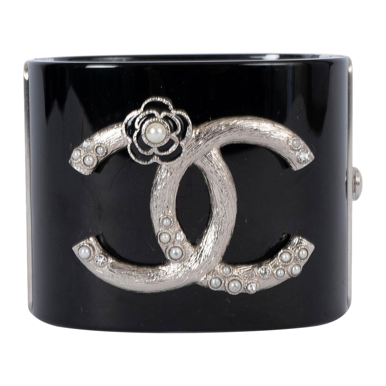 CHANEL black resin 2014 CAMELLIA CC Cuff Bracelet For Sale
