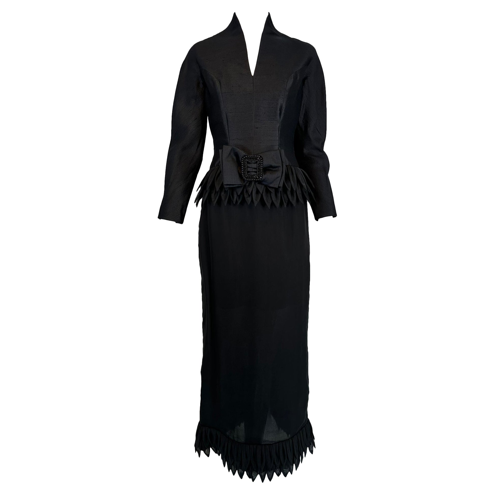Robe de soirée Vinchi Demi Couture en soie noire roulée à la main à pétales Hong Kong des années 1960 en vente