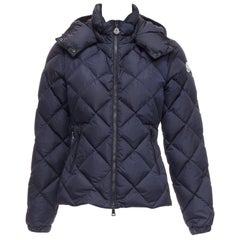 Moncler Norme Afnor G32-003 navy in piuma d'oca, giacca a sbuffo sottile in vita Sz 0 S