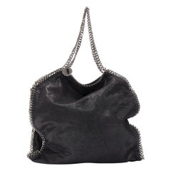 Stella McCartney Falabella, sac fourre-tout en tissu noir brillant avec logo et chaîne moyenne
