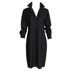 Bottega Veneta Kleid aus schwarzem Woll-Twill mit Hemdblusenärmeln und LBD Knopfleiste Gr. 42, Italien