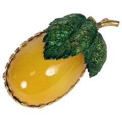 Countess Cis Bakelite Plum Brooch