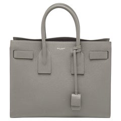 Saint Laurent - Petit sac de jour classique en cuir gris