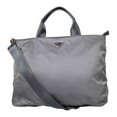 Prada Graue Nylonhandtasche