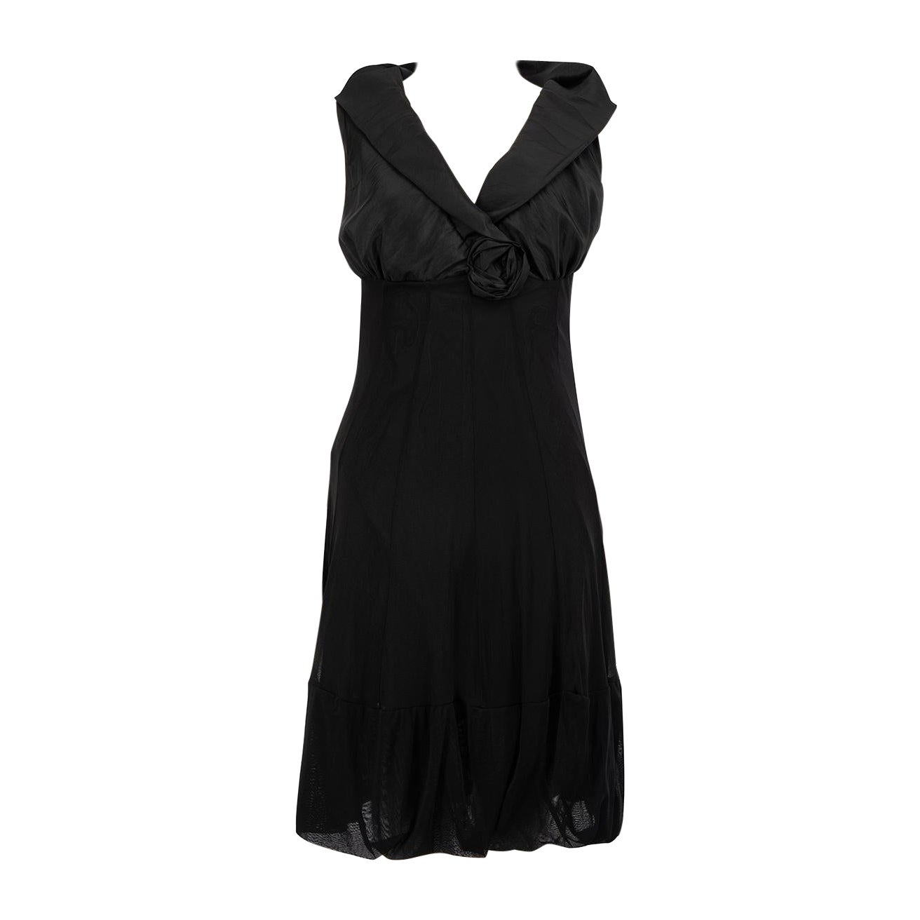Romeo Gigli, robe noire à col en V et roses accentuées, taille L en vente
