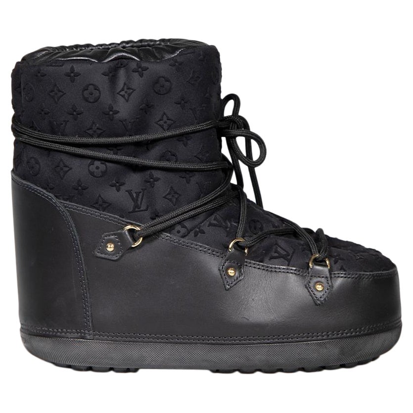 Louis Vuitton Black Embossed Off Piste Snow Boots Size IT 37 For Sale