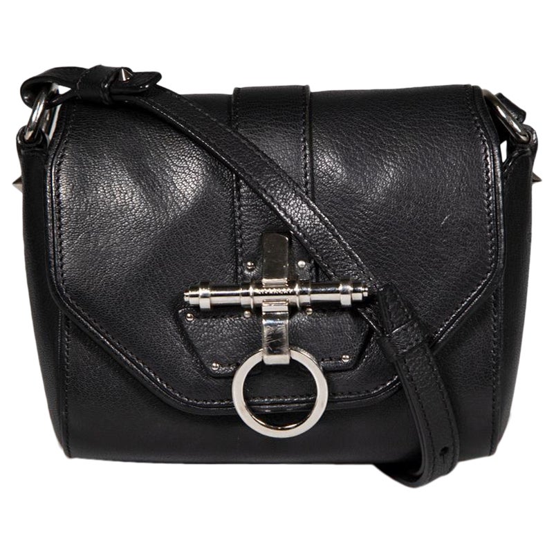 Givenchy Obsedia Umhängetasche aus schwarzem Leder im Angebot