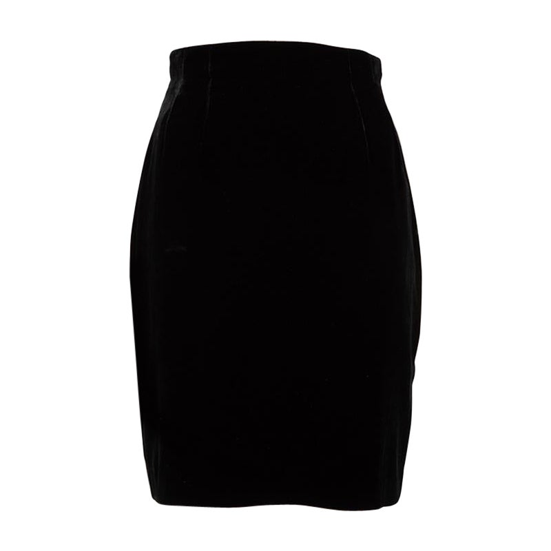 Emanuel Ungaro Black Velvet Knee Length Skirt Size M For Sale
