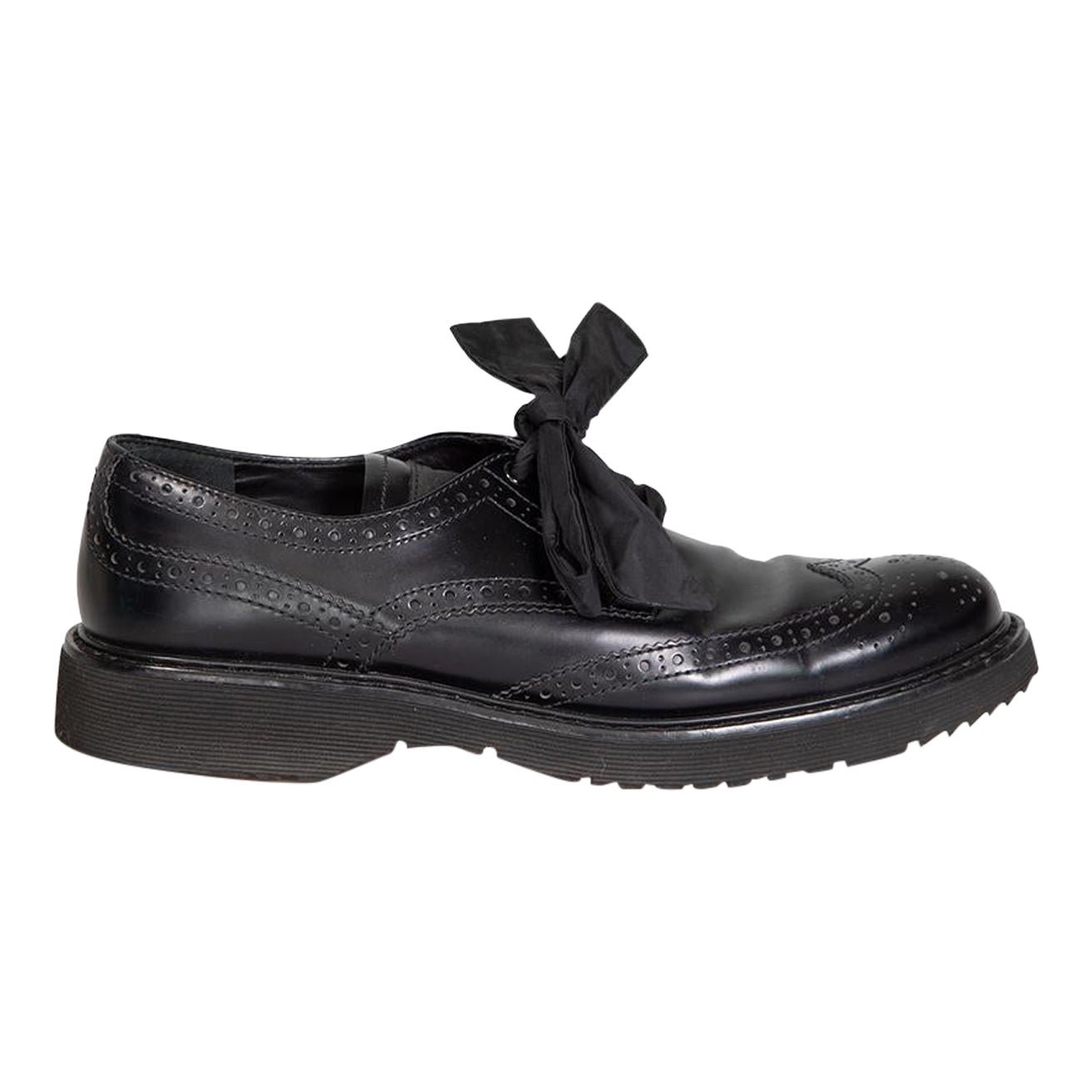 Prada - Chaussures à lacets en cuir noir - Taille IT 38 en vente